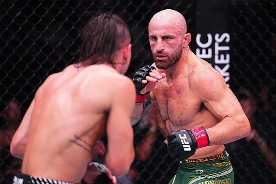 Alexander Volkanovski Promises Career-Best Performance, Predicts Finish Against Undefeated Movsar Evloev at UFC 333