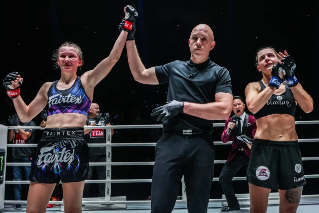 Dana White’s Contender Series Season 10, Week 10: Smilla Sundell, Luis Francischinelli Highlight Four UFC Contract Winners in Las Vegas