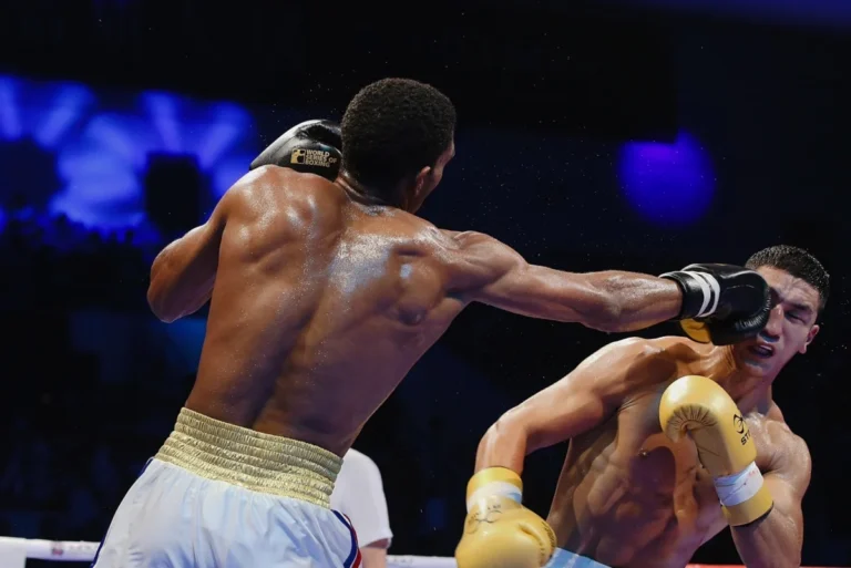 Decoding the Sweet Science: Understanding How Professional Boxing Is Scored