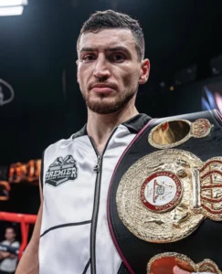 Khariton Agrba Outpoints Zaur Abdullaev via Split Decision to Claim WBA Interim Super Lightweight World Title