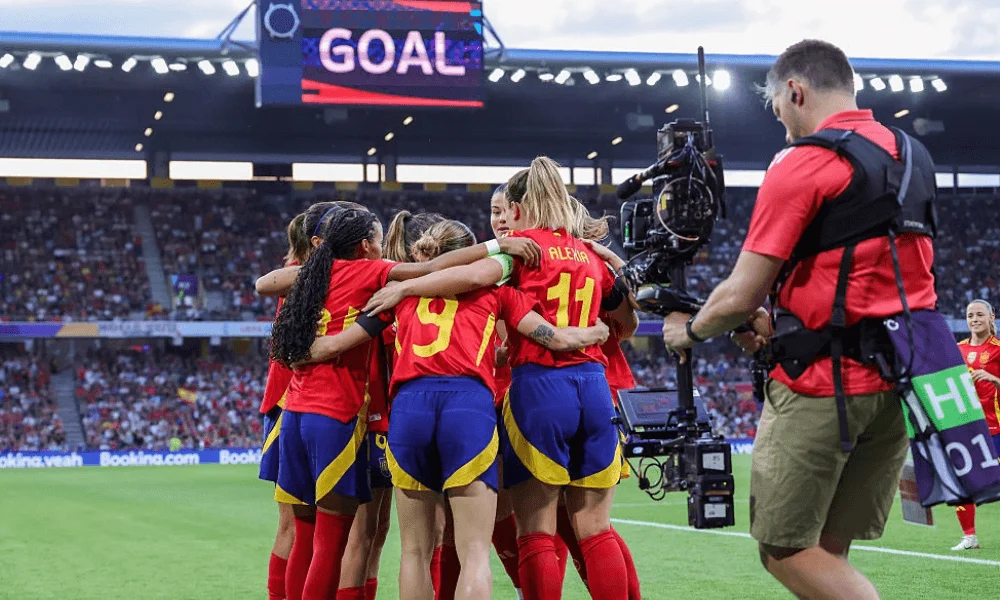 Netflix Goes Live: How the Streaming Giant is Transforming the Global Sports Landscape